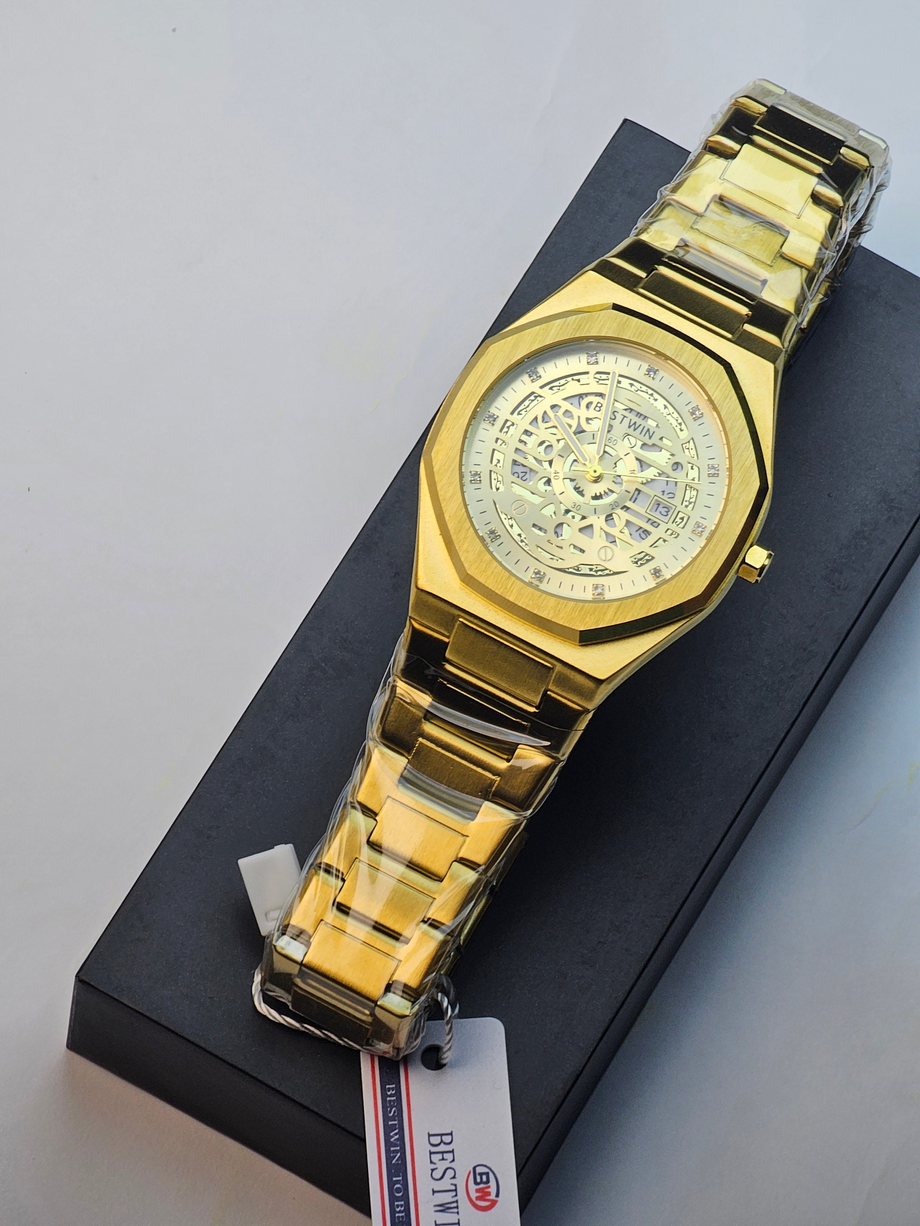 “Bestwin Skeleton – Luxury in Motion ⌚”