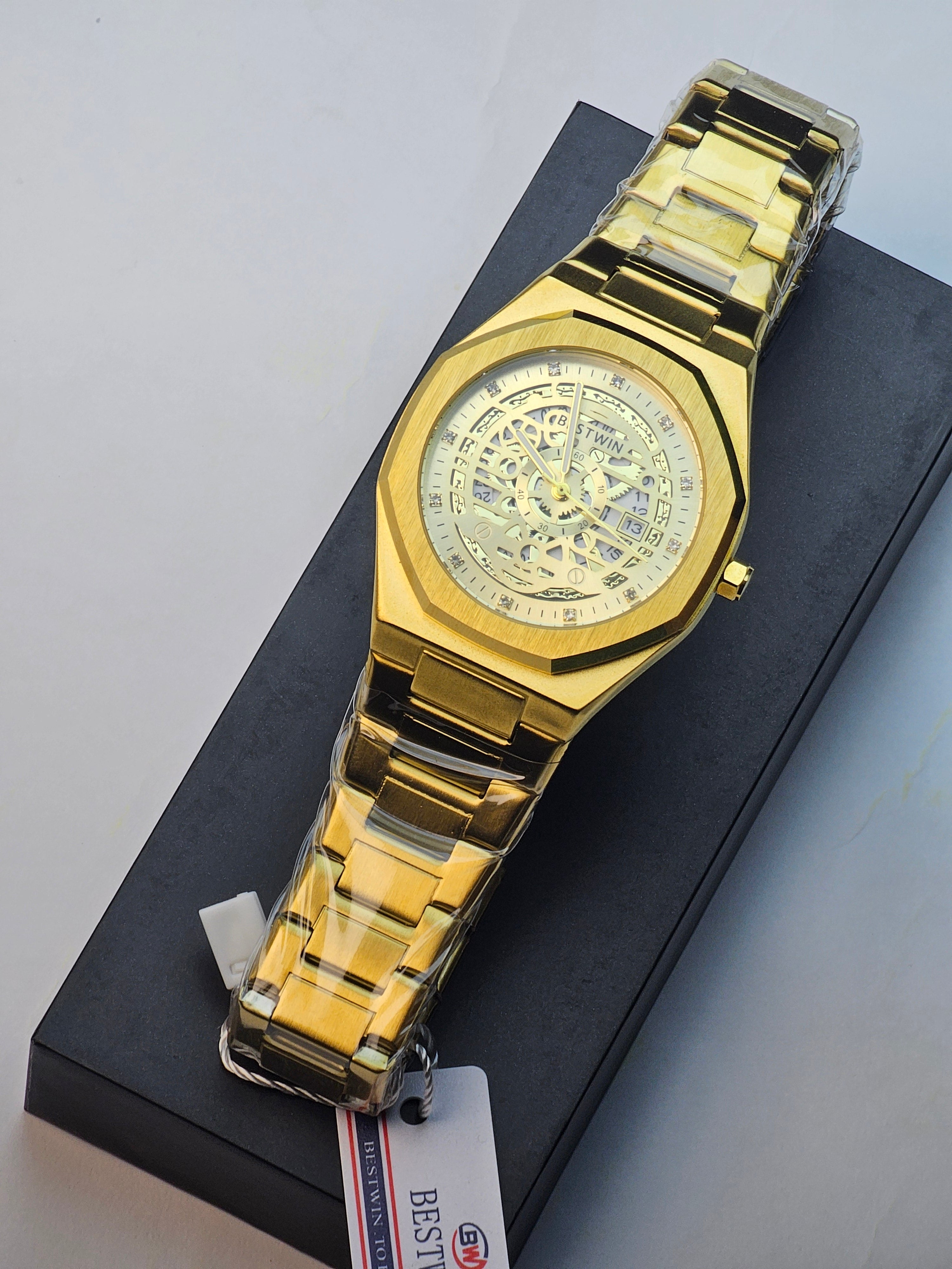 “Bestwin Skeleton – Luxury in Motion ⌚”